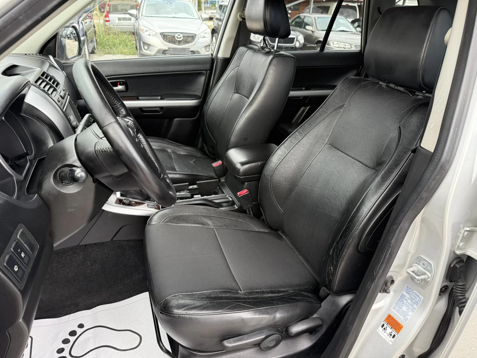 Suzuki Grand vitara 1.9DDiS КОЖА DVD-TV 4x4 - изображение 9