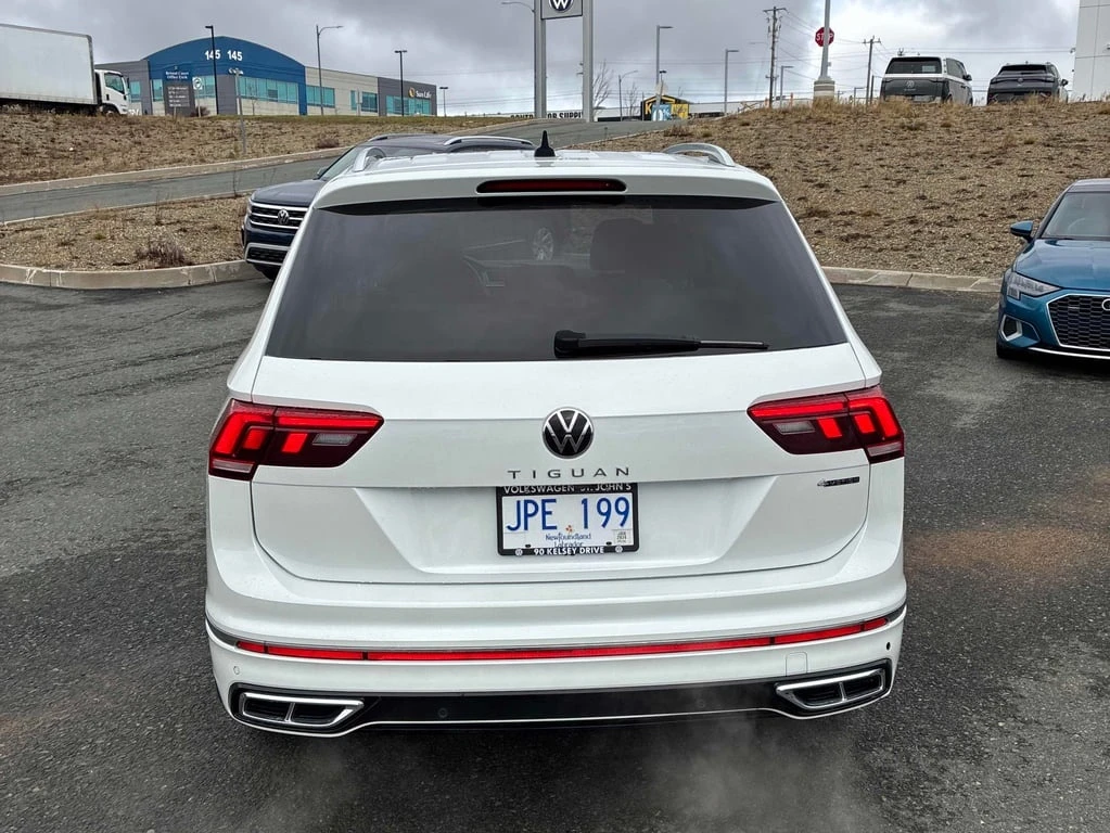 VW Tiguan Highline R Line * PANO* NAVI* HEATED SEATS - изображение 4