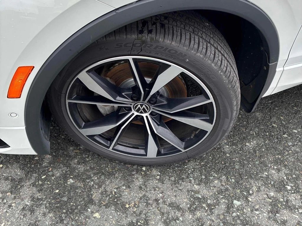 VW Tiguan Highline R Line * PANO* NAVI* HEATED SEATS - изображение 7