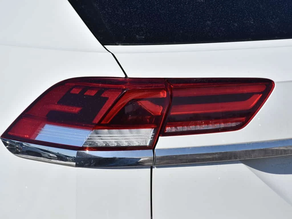 VW Atlas * 4Motion SEL Premium R Line * CARFAX * ЦЕНА ДО БГ, снимка 6 - Автомобили и джипове - 54083063