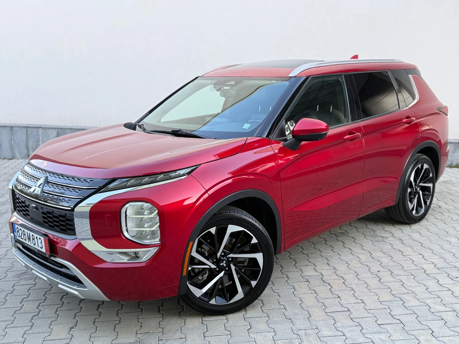 Mitsubishi Outlander GT* Premium* 360камери* Дистроник* Keyless* , снимка 5 - Автомобили и джипове - 54296447