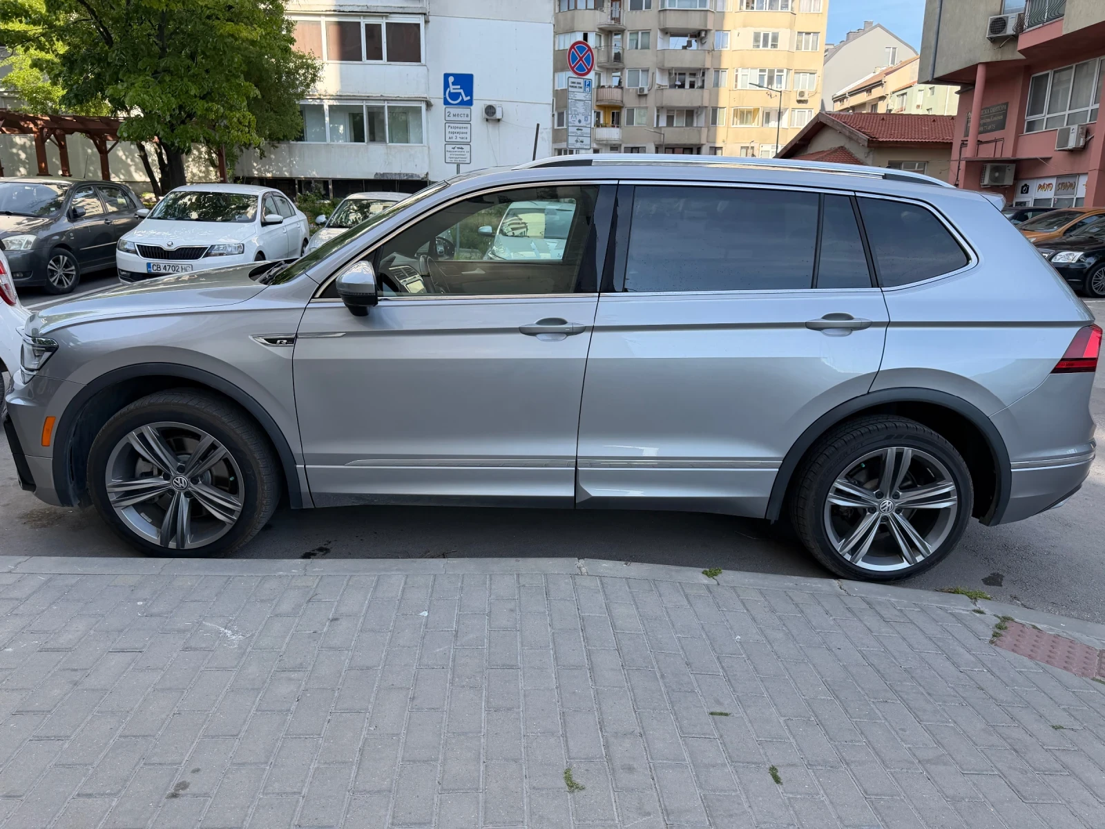 VW Tiguan PREMIUM R-LINE, снимка 5 - Автомобили и джипове - 54620060