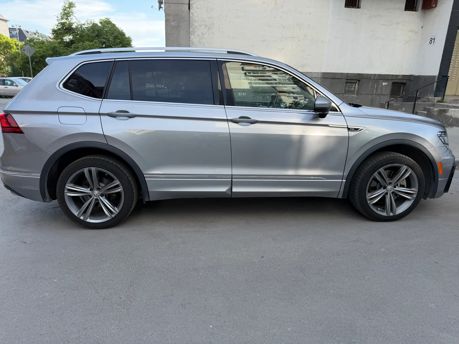VW Tiguan PREMIUM R-LINE, снимка 6 - Автомобили и джипове - 54620060
