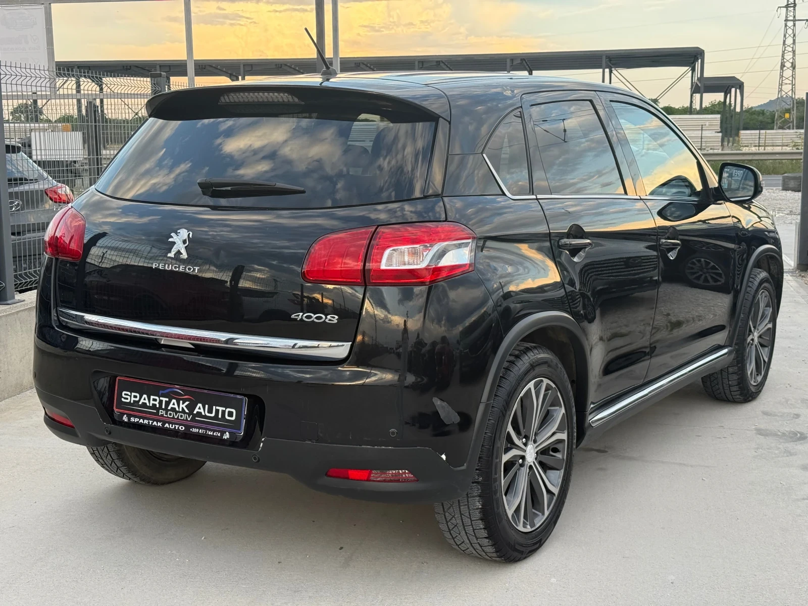 Peugeot 4008 1.6HDI* 2016г* 174.000КМ* Топ Състояние* , снимка 4 - Автомобили и джипове - 54795724