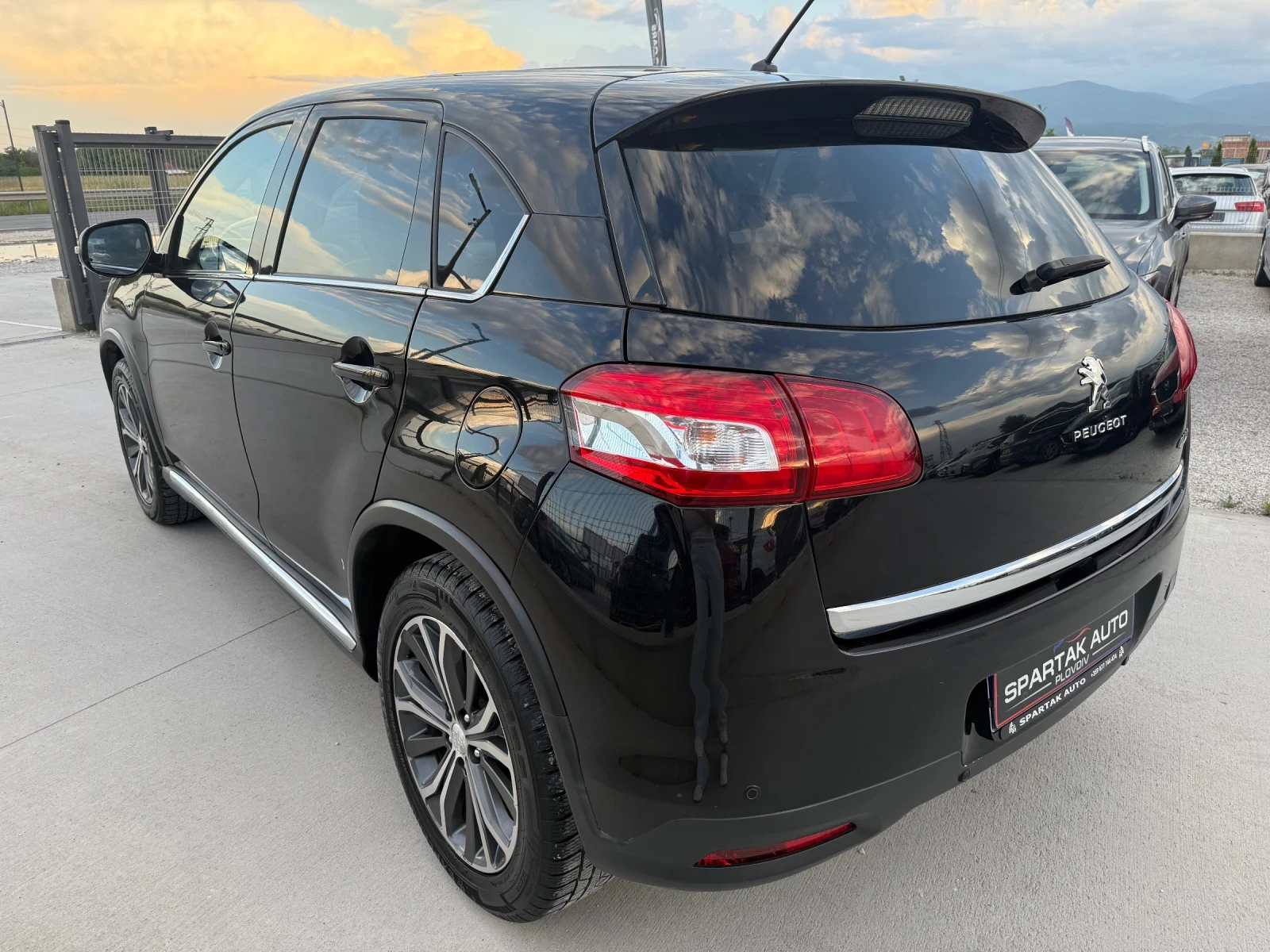 Peugeot 4008 1.6HDI* 2016г* 174.000КМ* Топ Състояние* , снимка 6 - Автомобили и джипове - 54795724