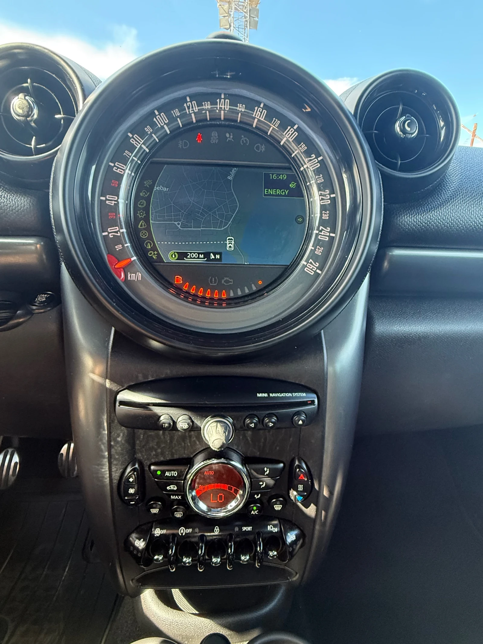 Mini Countryman 2.0SD PANORAMA/КОЖА/НАВИГАЦИЯ, снимка 15 - Автомобили и джипове - 54948606