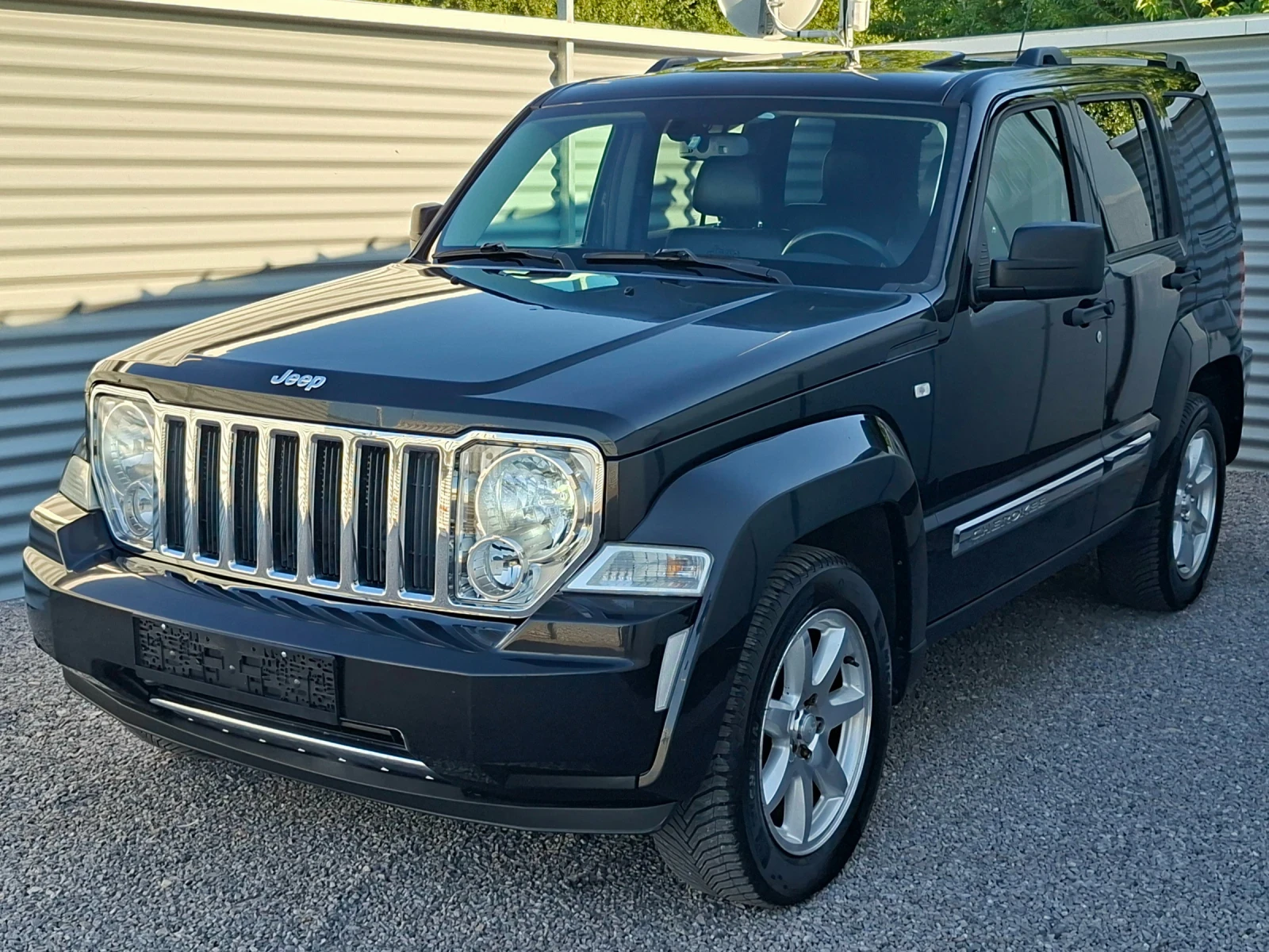 Jeep Cherokee АВТОМАТ/КОЖА/ТОП СЪСТОЯНИЕ!!!, снимка 3 - Автомобили и джипове - 55467110