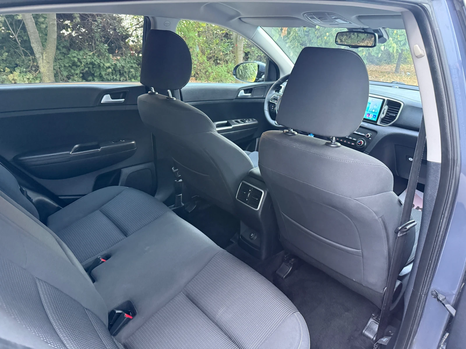 Kia Sportage 2.0 CRDI / AUTOM / AWD, снимка 11 - Автомобили и джипове - 55711195