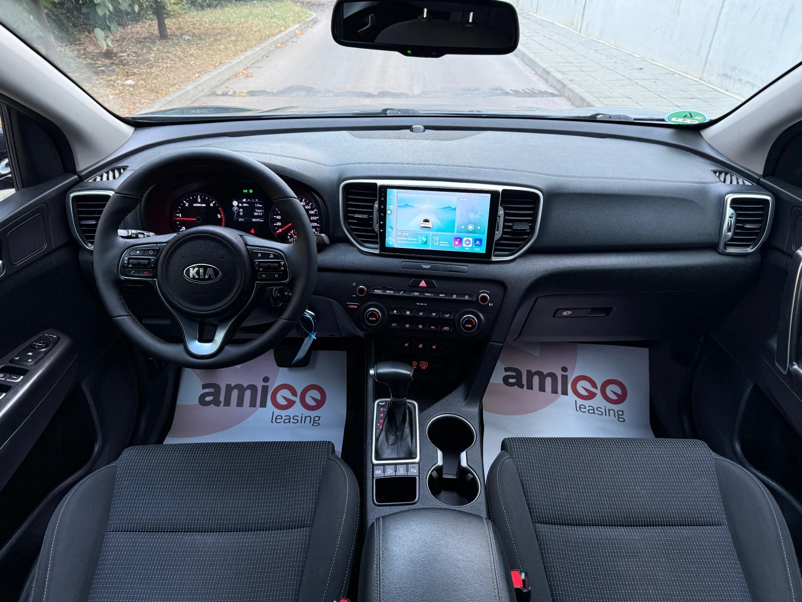 Kia Sportage 2.0 CRDI / AUTOM / AWD, снимка 9 - Автомобили и джипове - 55711195