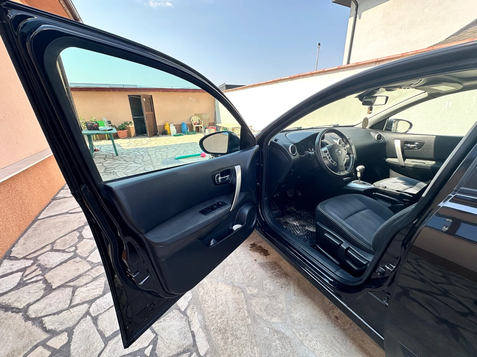 Nissan Qashqai, снимка 12 - Автомобили и джипове - 55768690
