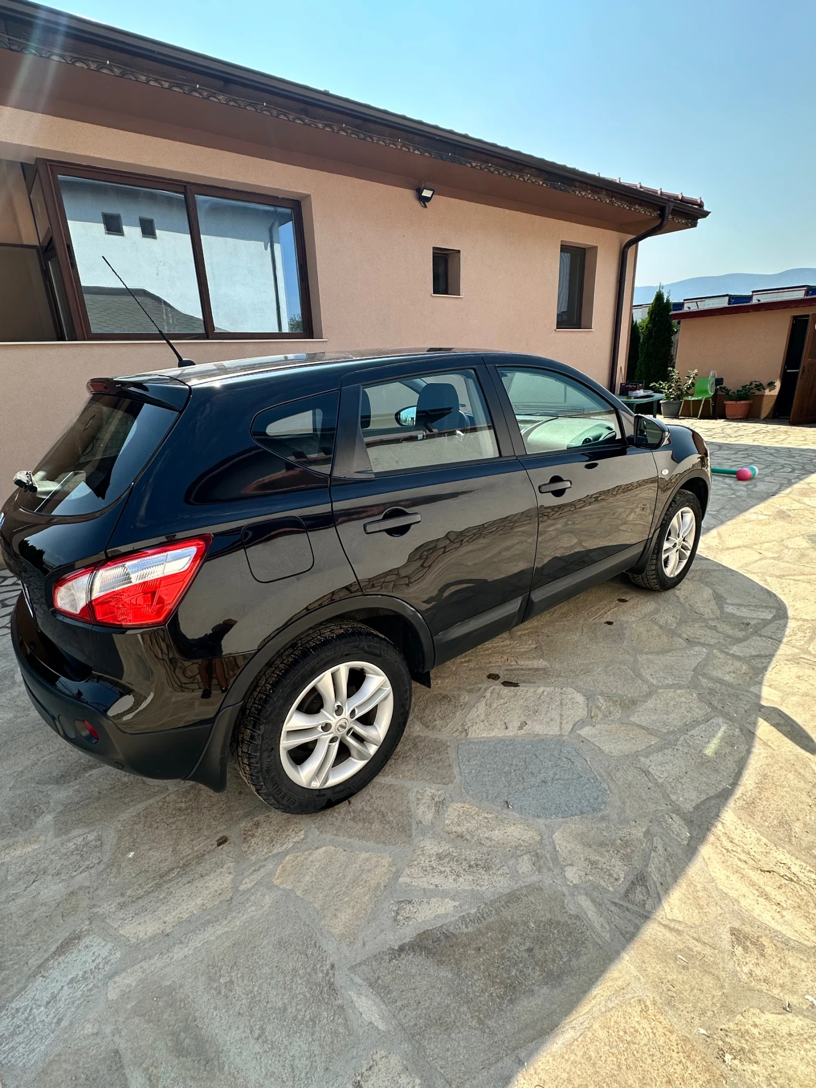 Nissan Qashqai, снимка 5 - Автомобили и джипове - 55768690
