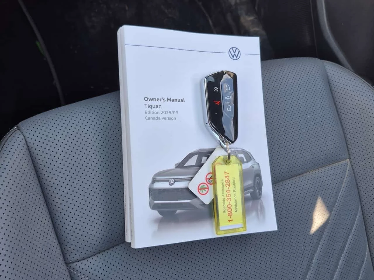 VW Tiguan * Comfortline R Line Black Edition * CARFAX * , снимка 13 - Автомобили и джипове - 56255901
