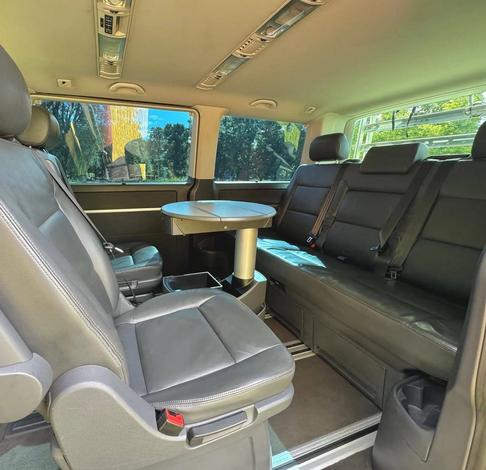 VW Multivan BiTDI, Highline, Ребилднат Мотор, снимка 3 - Бусове и автобуси - 55802149