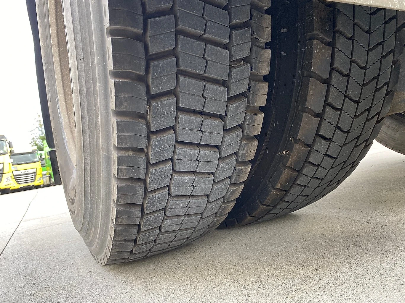 Mercedes-Benz Actros 1942  1943  | Mobile.bg   17