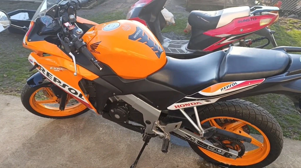 Honda Cbr 125R Repsol - изображение 6
