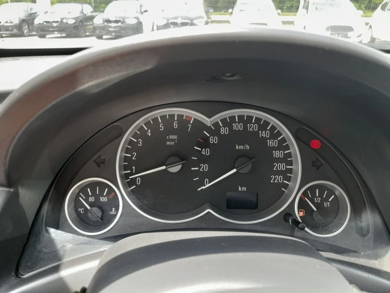 Opel Tigra 1.8 i, снимка 11 - Автомобили и джипове - 46830853