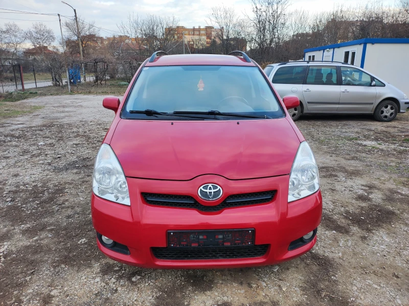 Toyota Corolla verso 2.2D4d 136к.с. 2009год. Facelift, снимка 1 - Автомобили и джипове - 46776511