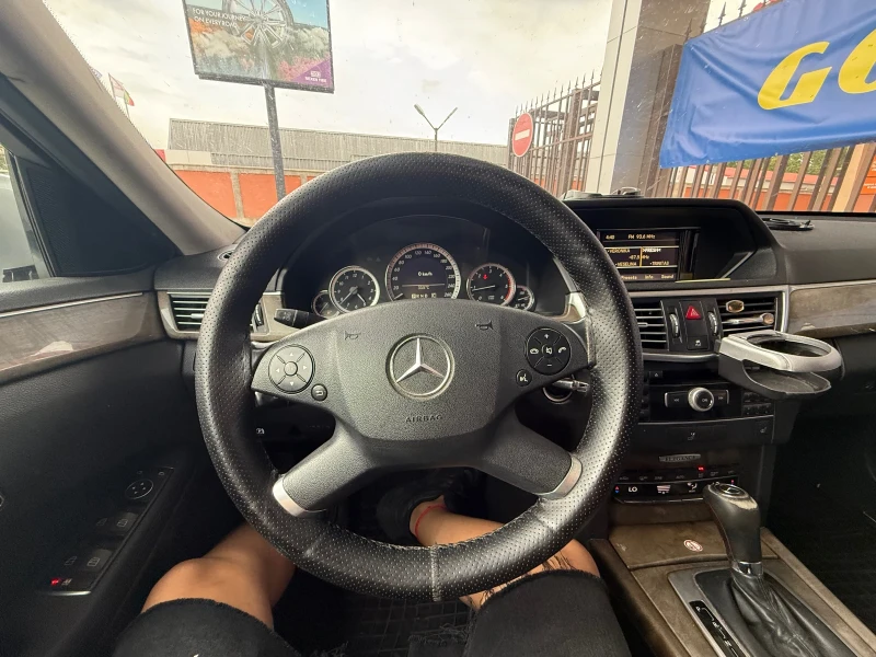 Mercedes-Benz E 220 W212* AMG* ПРОМО* ЦЕНА, снимка 8 - Автомобили и джипове - 50698942