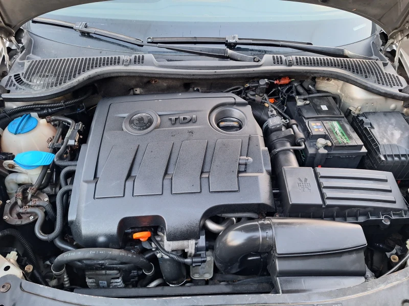 Skoda Octavia 1.6, снимка 14 - Автомобили и джипове - 52511961