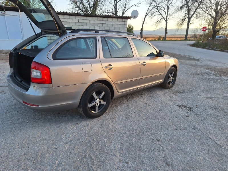 Skoda Octavia 1.6, снимка 9 - Автомобили и джипове - 52511961
