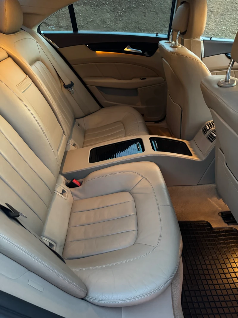 Mercedes-Benz CLS 350 AMG-LINE, снимка 15 - Автомобили и джипове - 52678275