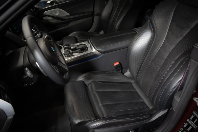 BMW 840 d xDrive, В Гаранция, снимка 10 - Автомобили и джипове - 53031109