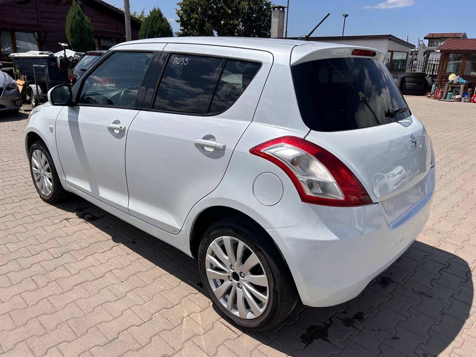 Suzuki Swift 1.2i 4X4 EURO 5 ЛИЗИНГ - изображение 8