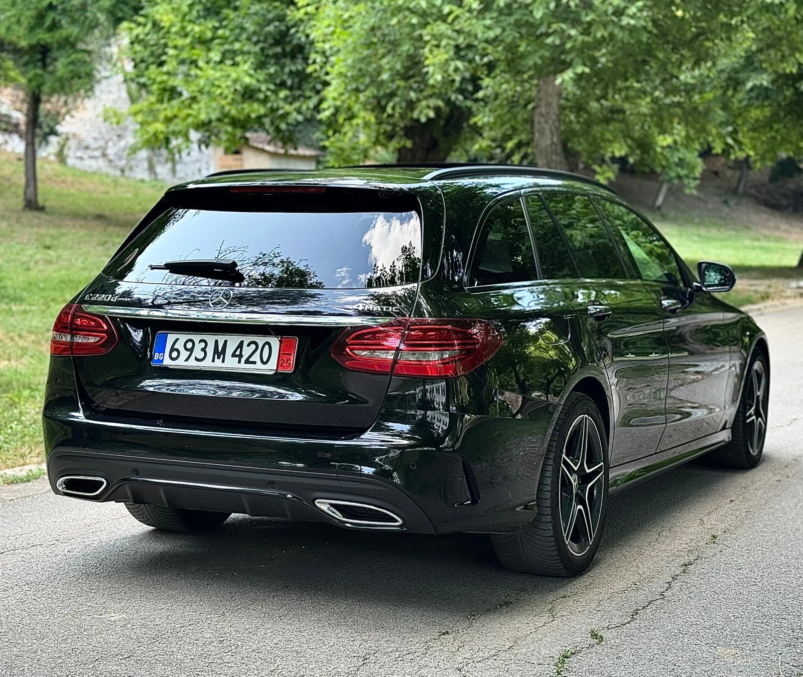 Mercedes-Benz C 220 4MATIC* 4X4* AMG LINE* PANORAMA* DIGITAL* BURMESTE - изображение 6