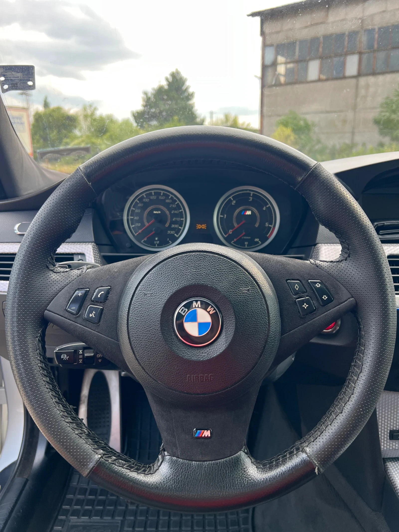 BMW 530 Keyless/head up - изображение 8