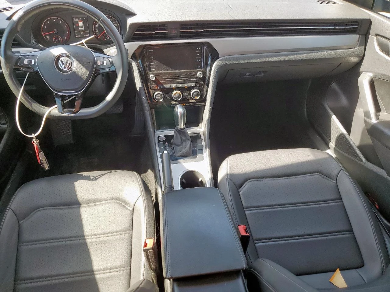 VW Passat 2.0T SE  - изображение 8