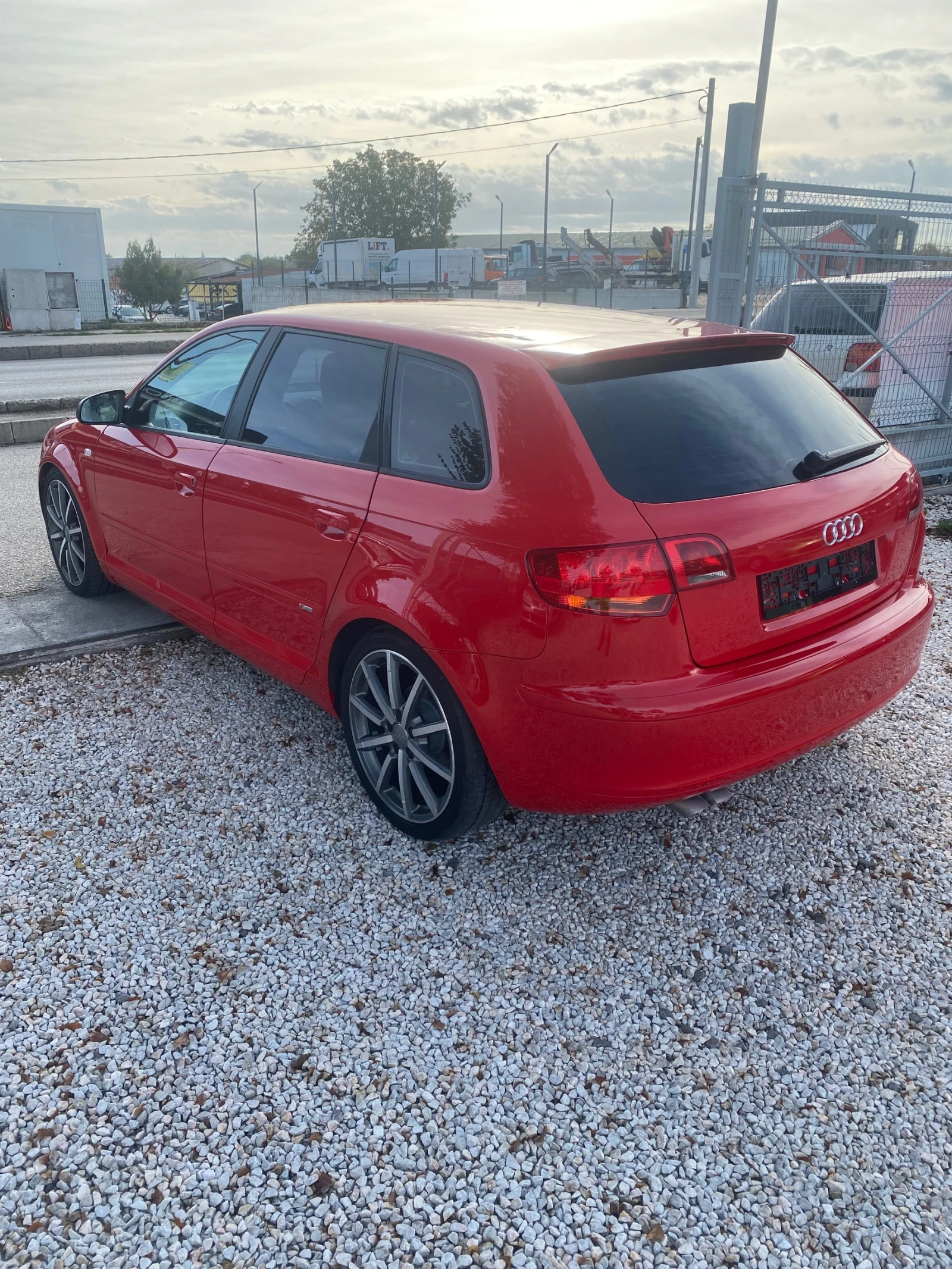 Audi A3 2.0tdi S-LINE - изображение 4
