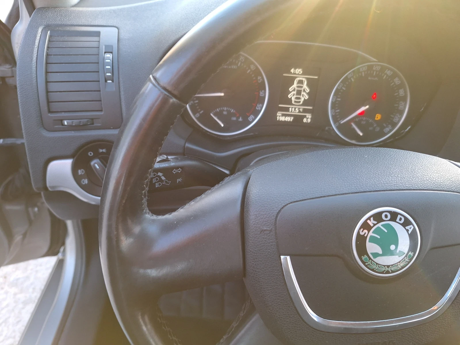 Skoda Octavia 1.6 - изображение 4