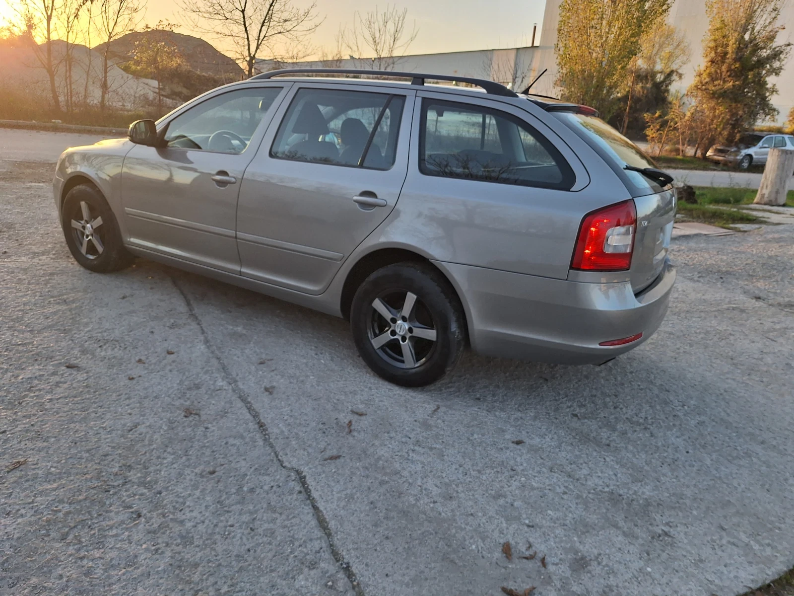 Skoda Octavia 1.6 | Mobile.bg � ����������� 12