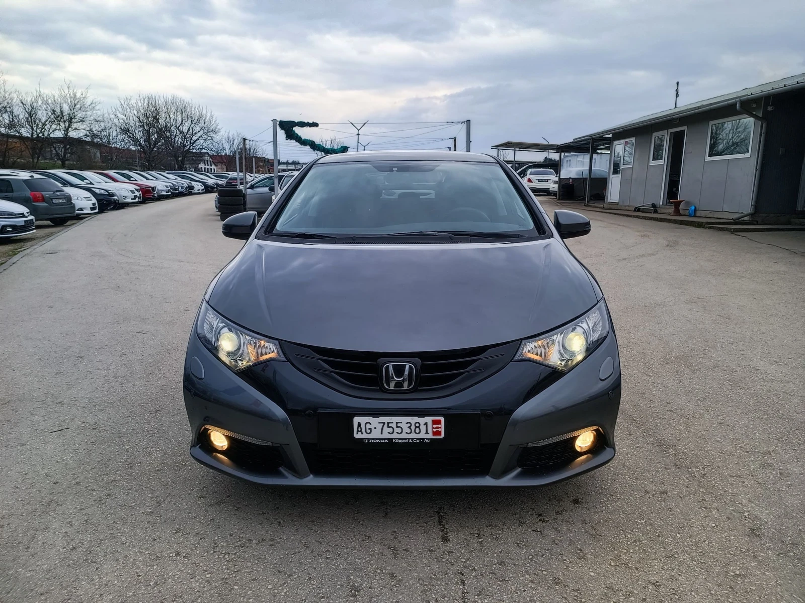Honda Civic 1.8i-140кс-ШВЕЙЦАРИЯ-РЪЧКА-ДИСТРОНИК-FULL екстри
