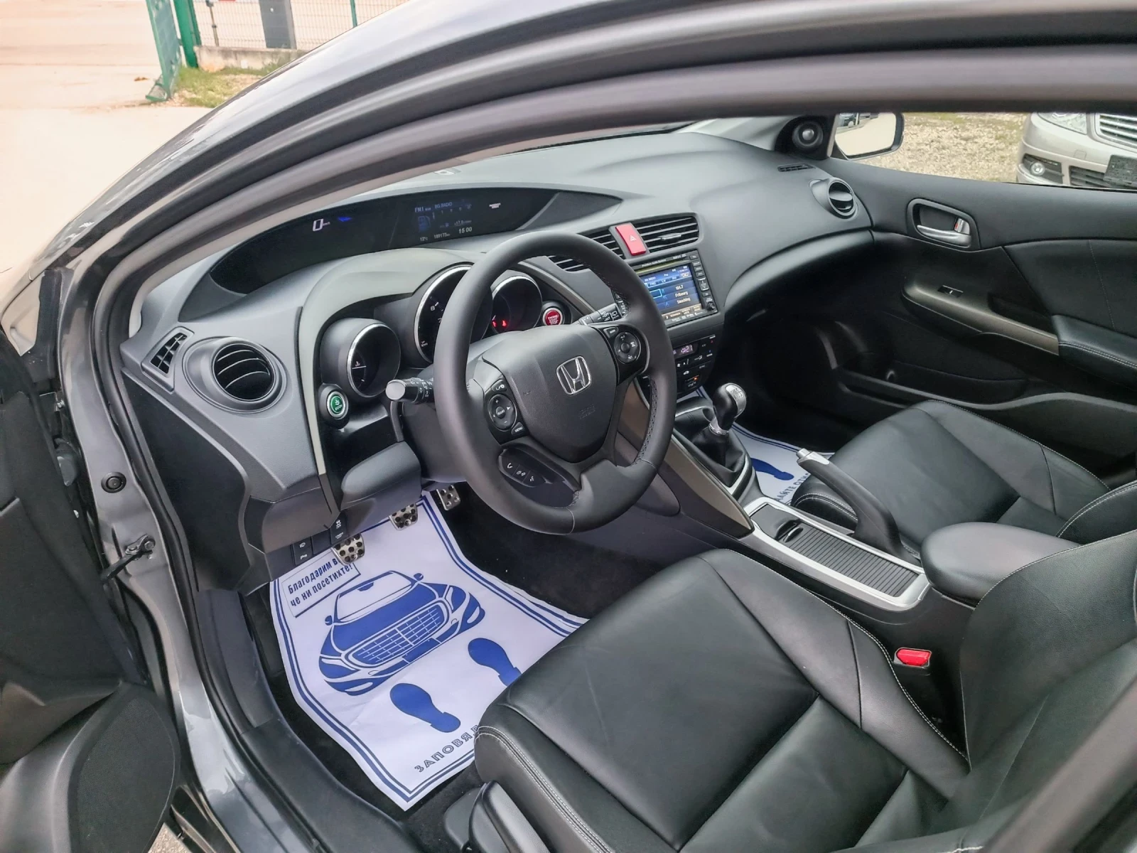 Honda Civic 1.8i-140кс-ШВЕЙЦАРИЯ-РЪЧКА-ДИСТРОНИК-FULL екстри, снимка 12 - Автомобили и джипове - 54001133