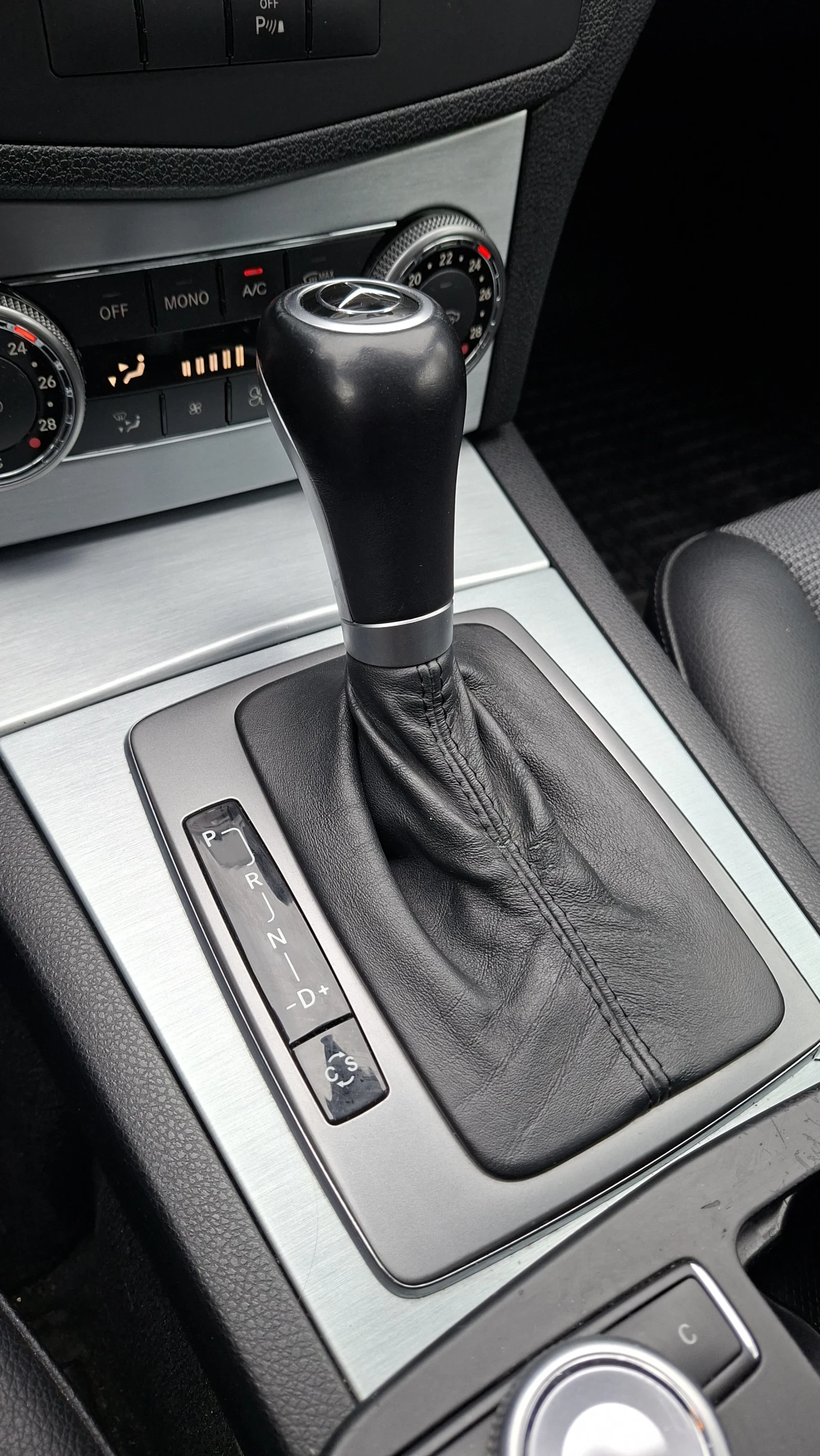 Mercedes-Benz C 200 Ц 200, снимка 17 - Автомобили и джипове - 54087199