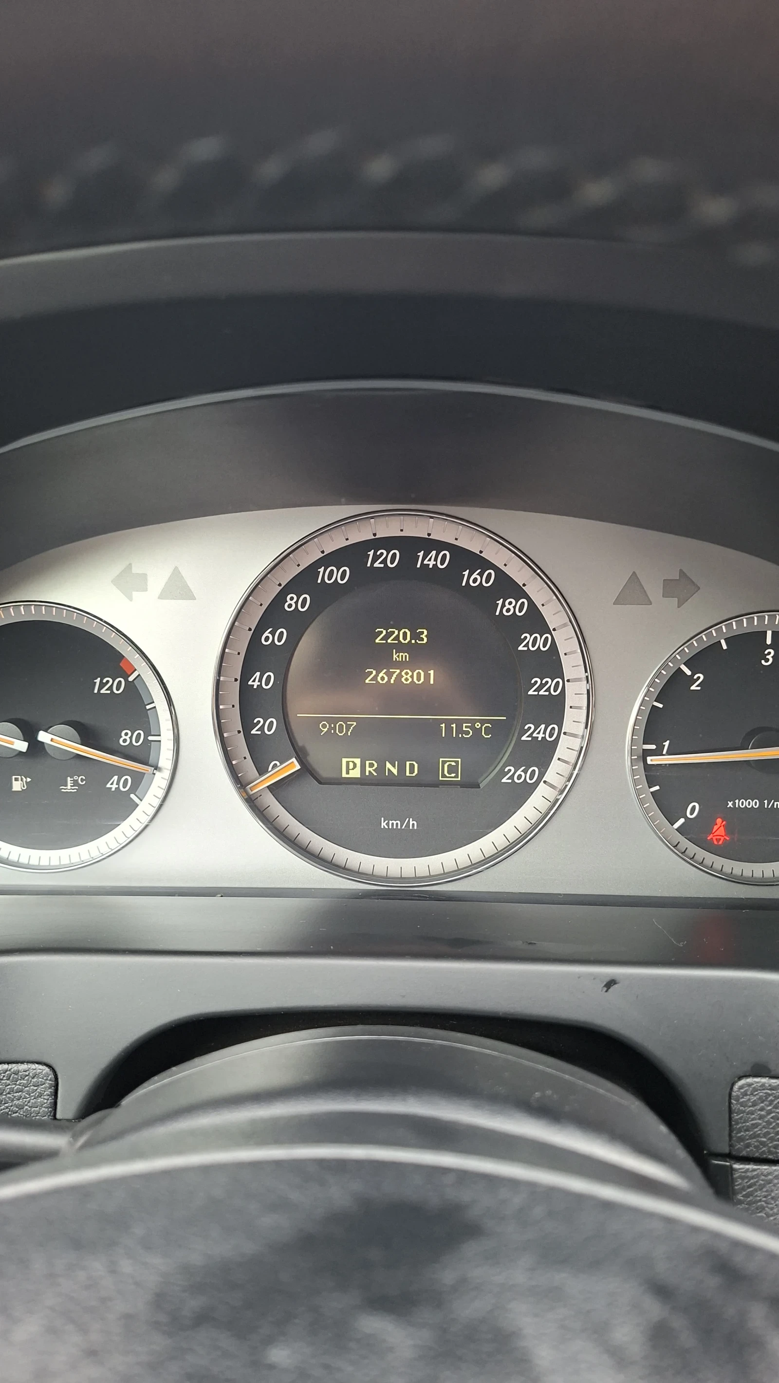 Mercedes-Benz C 200 Ц 200, снимка 11 - Автомобили и джипове - 54087199