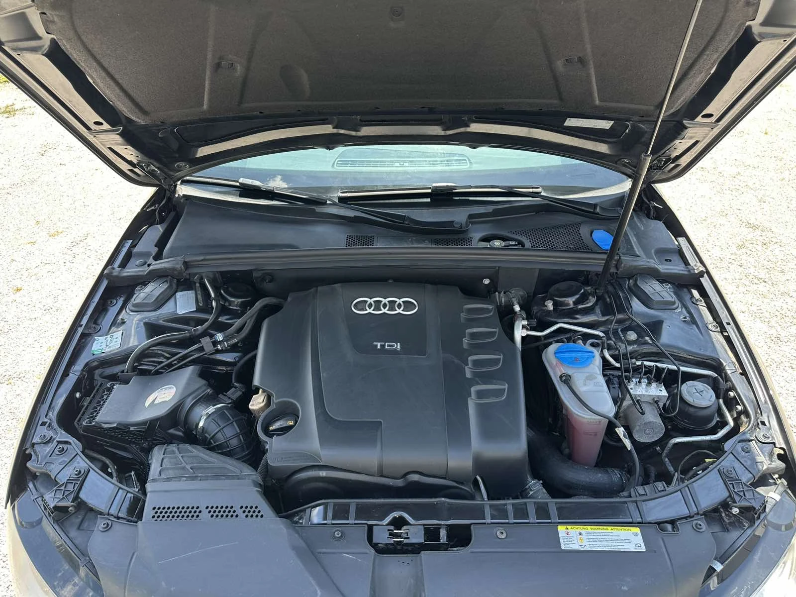 Audi A4 2.0 TDi, снимка 17 - Автомобили и джипове - 54997907
