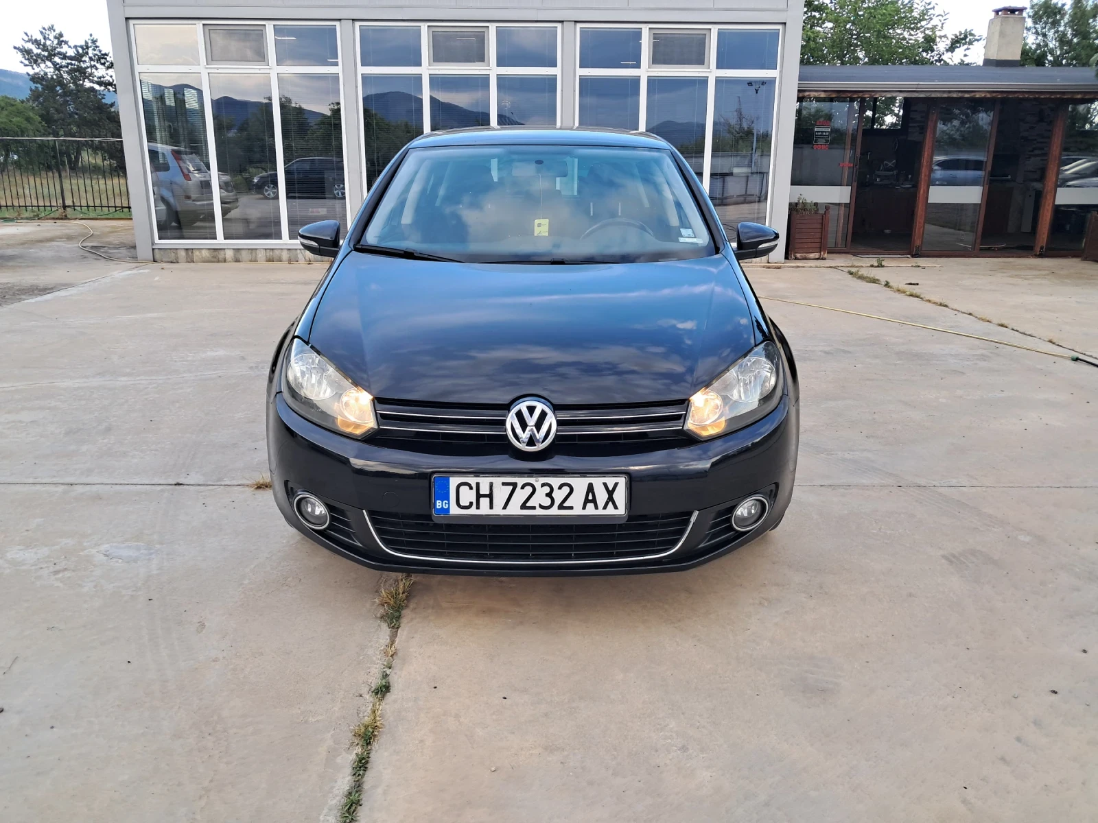 VW Golf 1.6i ГАЗ High LINE, снимка 2 - Автомобили и джипове - 55015721