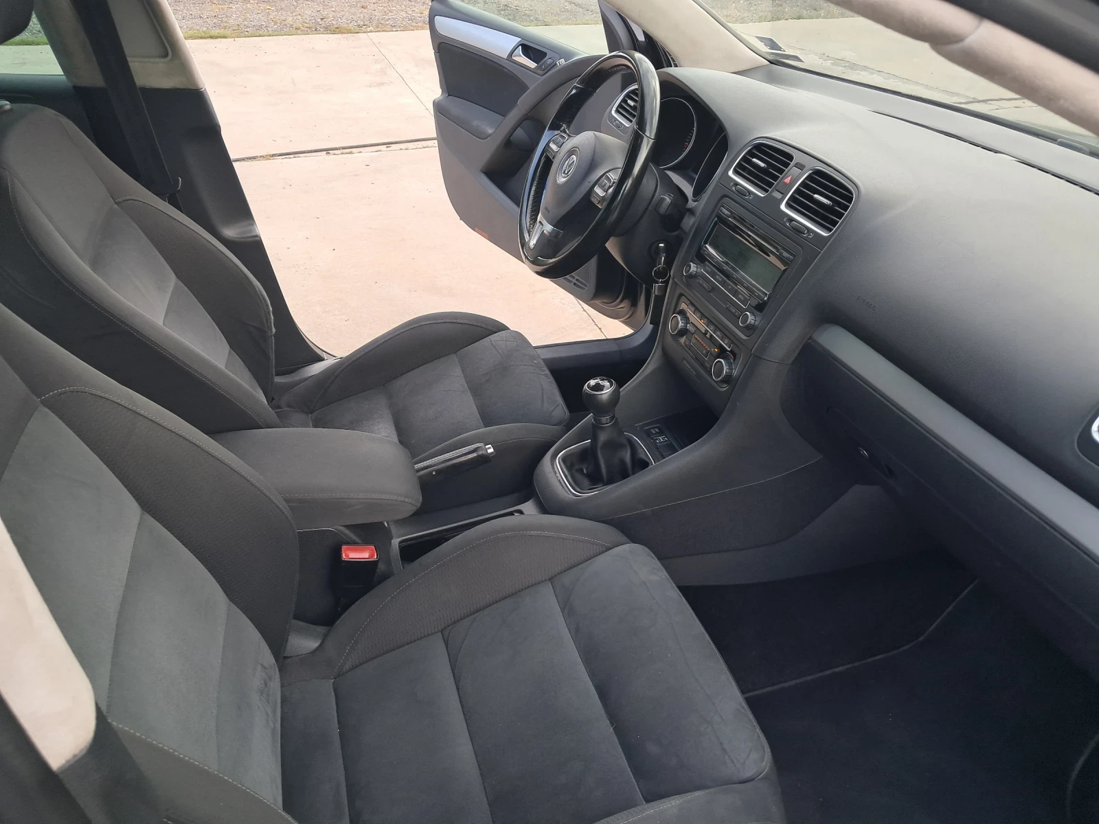 VW Golf 1.6i ГАЗ High LINE, снимка 12 - Автомобили и джипове - 55015721