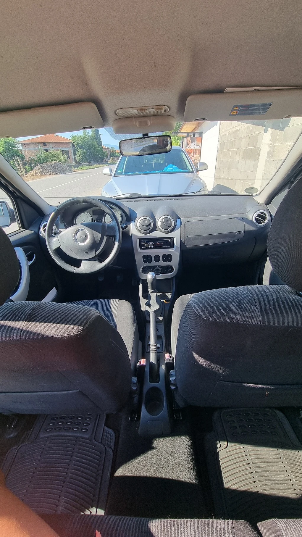 Dacia Logan 1.6 16V, снимка 10 - Автомобили и джипове - 55246437