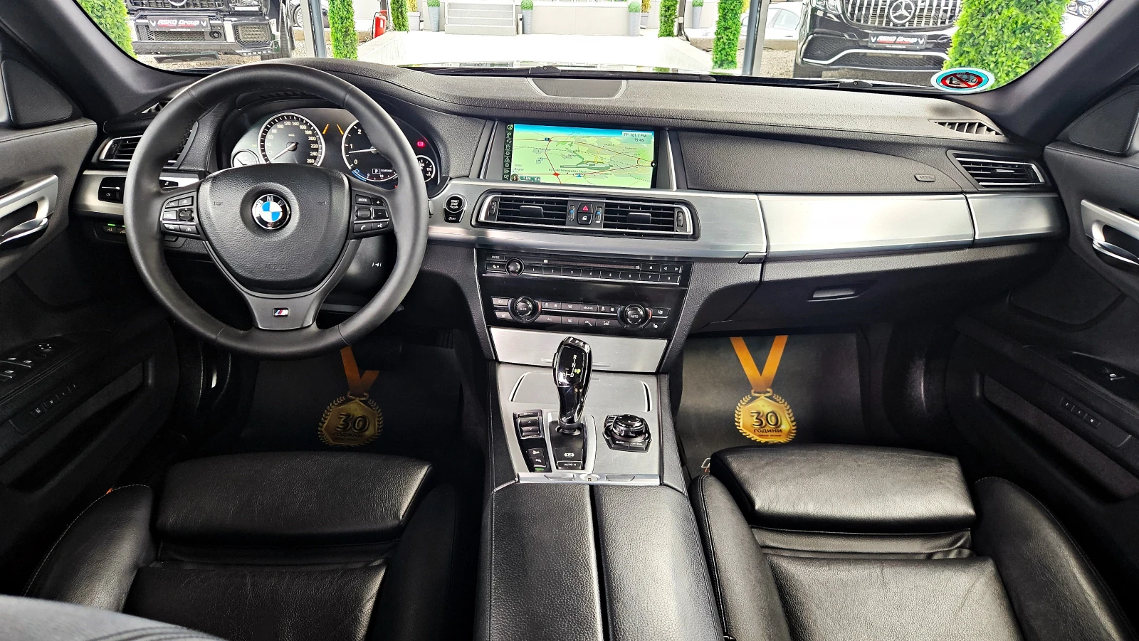 BMW 730 M/XD/CAMERA/DISTR/HUD/ВАКУУМ/ПОДГРЕВ/ПАМЕТ/LIZING, снимка 9 - Автомобили и джипове - 55406932