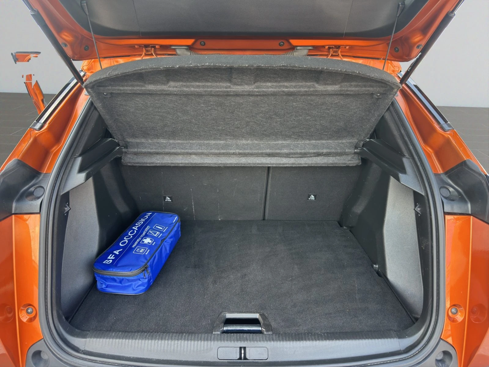 Peugeot 2008 New Line Up ALLURE 1.2 PureTech 130 EAT8//2206R22 | Mobile.bg � ����������� 13