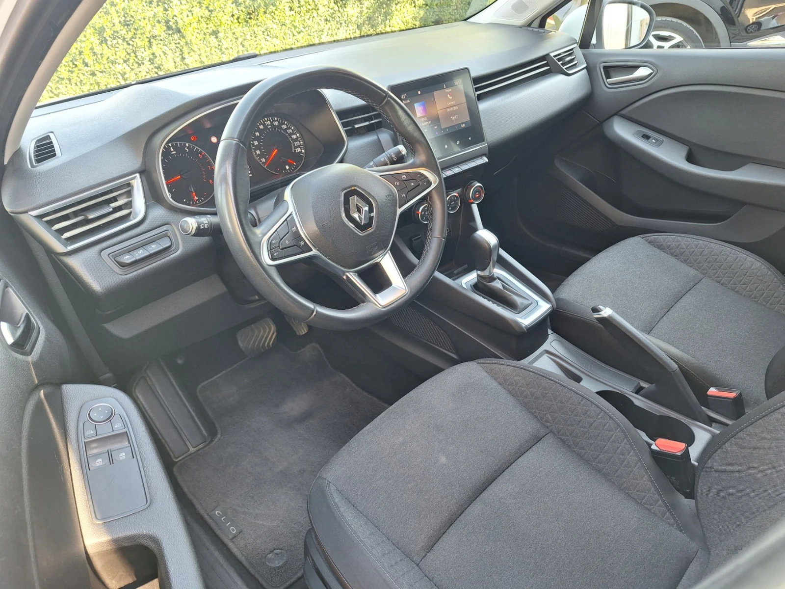 Renault Clio 1.0Tce/100к.с./ZEN, снимка 12 - Автомобили и джипове - 56096413
