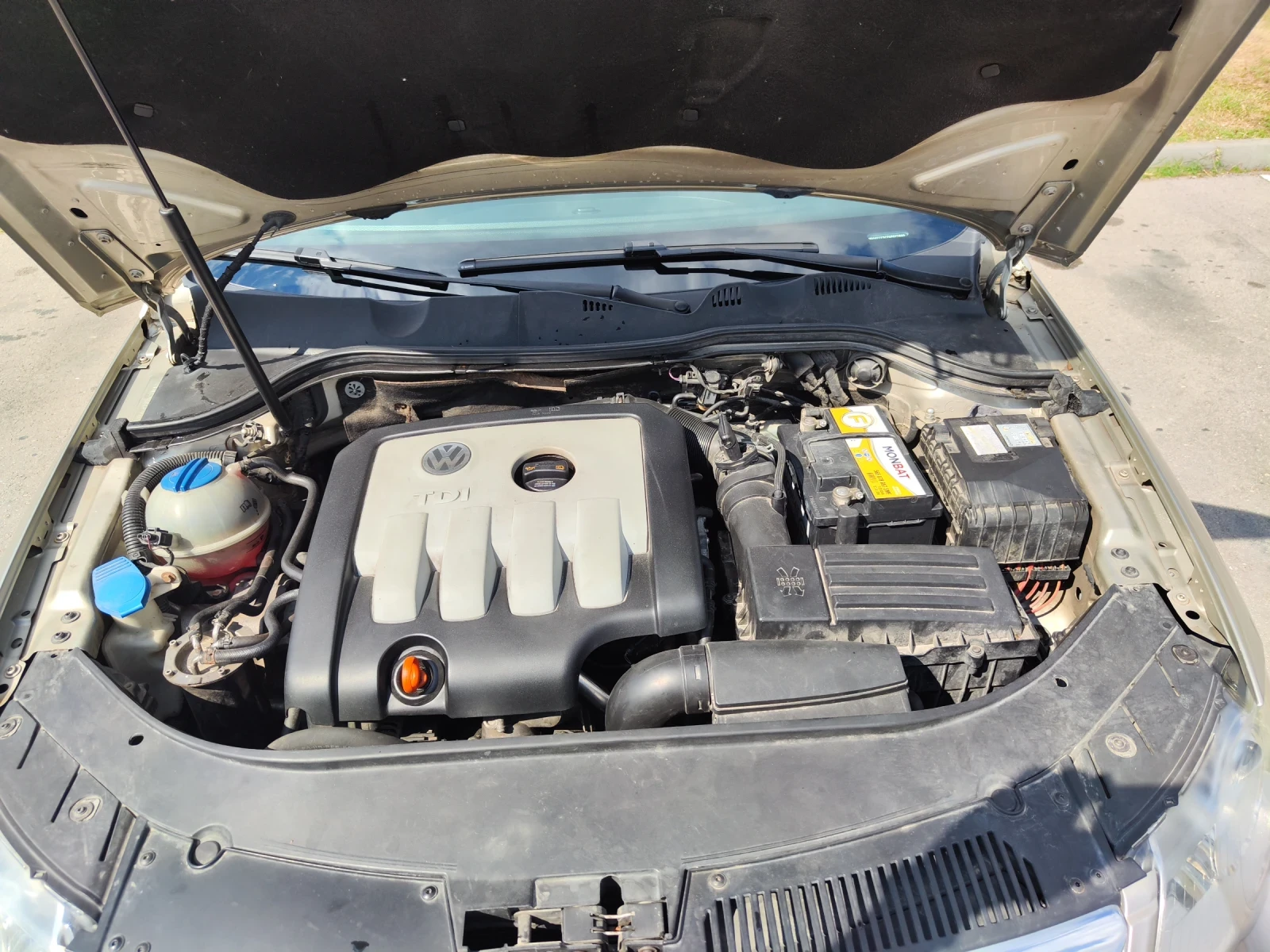 VW Passat Variant B6, снимка 10 - Автомобили и джипове - 56106632