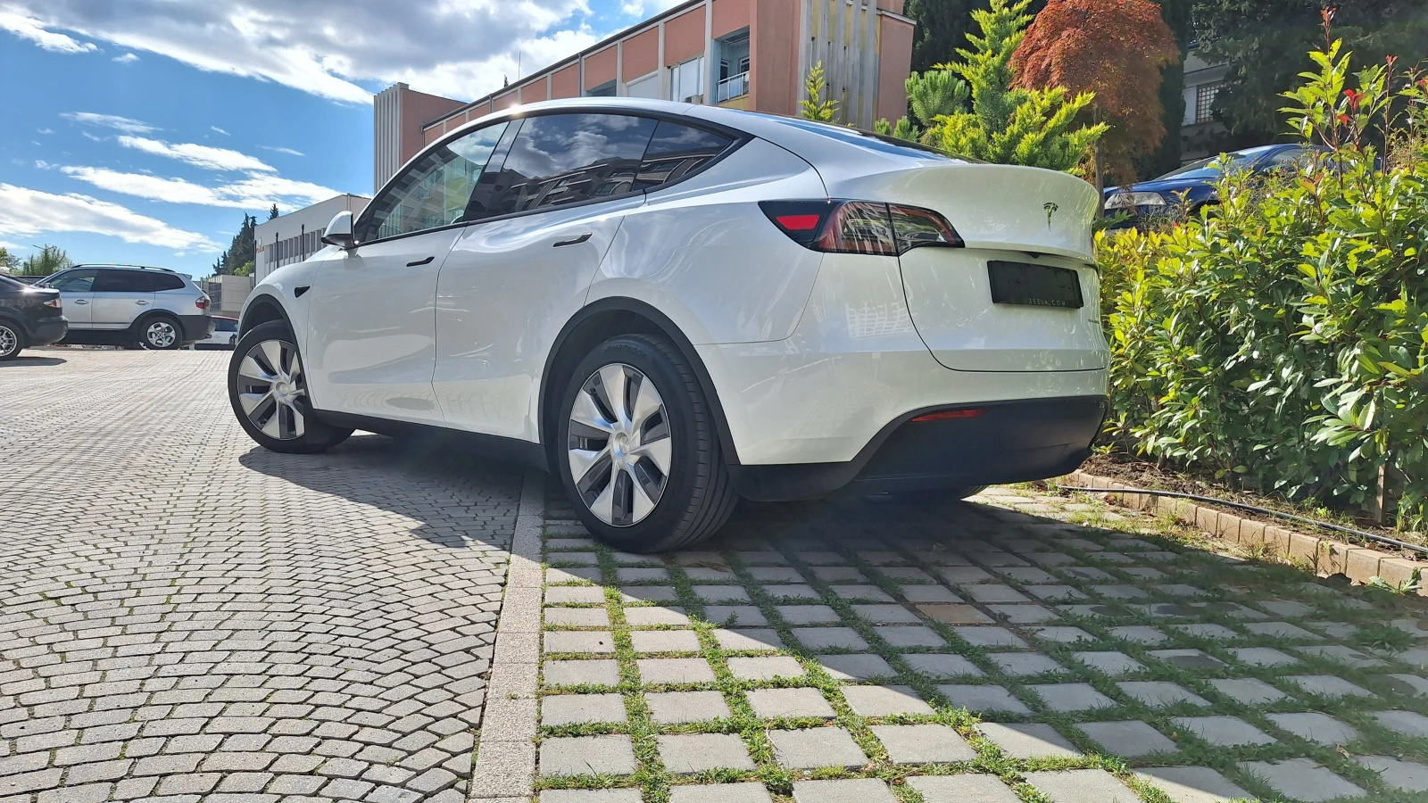 Tesla Model Y LR * AWD * �������� �� ����� * ������������ ���. | Mobile.bg � ����������� 5