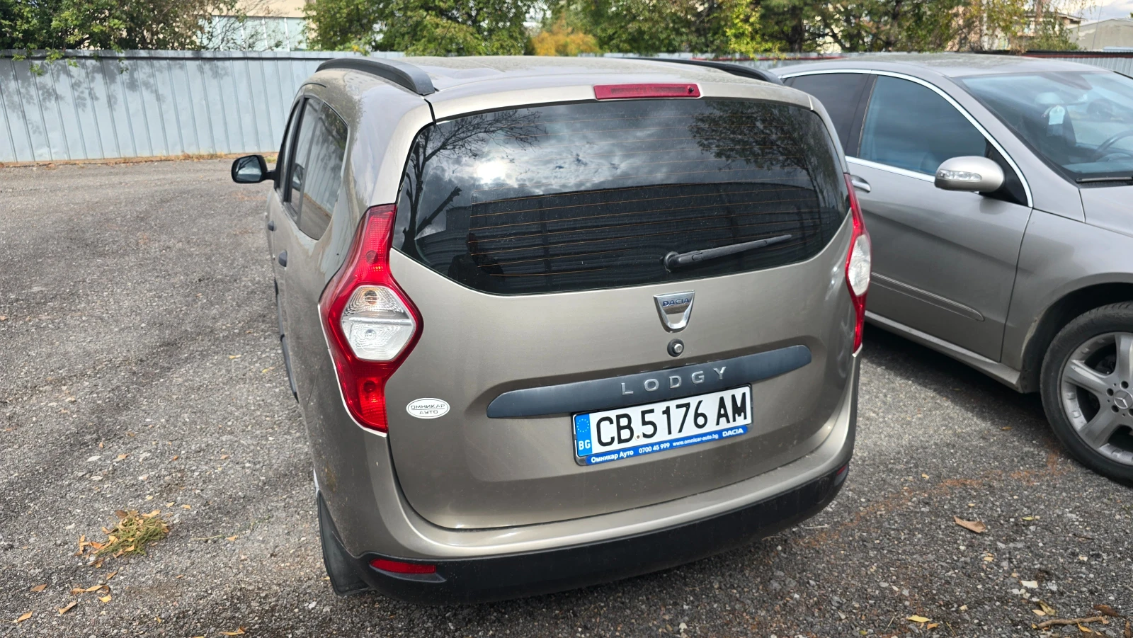 Dacia Lodgy 1.5 DCI, снимка 4 - Автомобили и джипове - 56684044