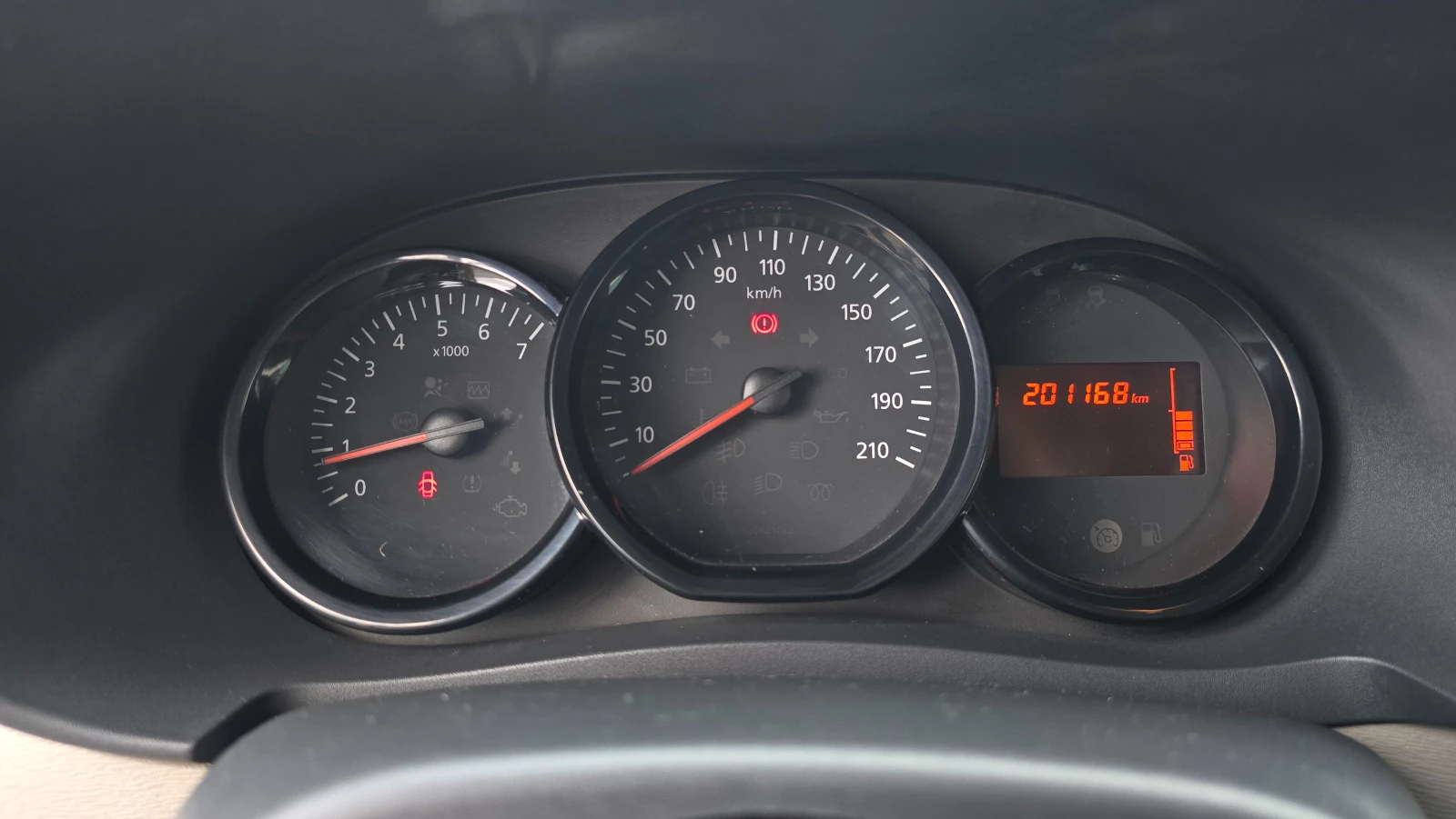 Dacia Lodgy 1.5 DCI, снимка 9 - Автомобили и джипове - 56684044