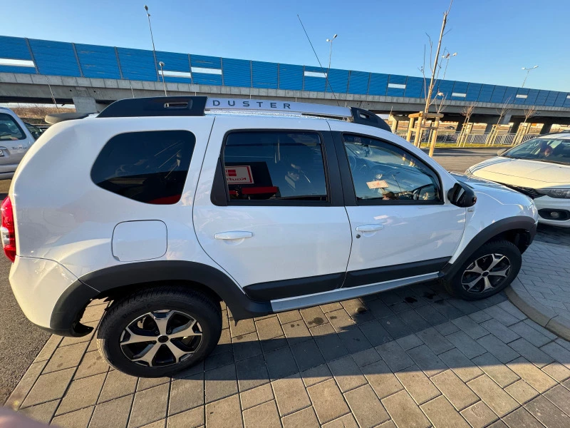 Dacia Duster 1.6 LPG, снимка 3 - Автомобили и джипове - 44615987