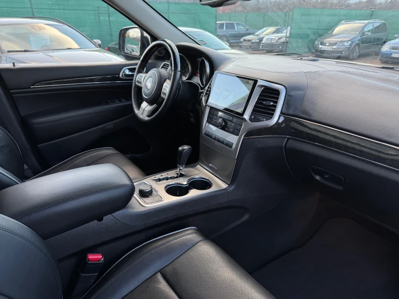 Jeep Grand cherokee 3.0 OVERLAND FULL, снимка 13 - Автомобили и джипове - 48868815